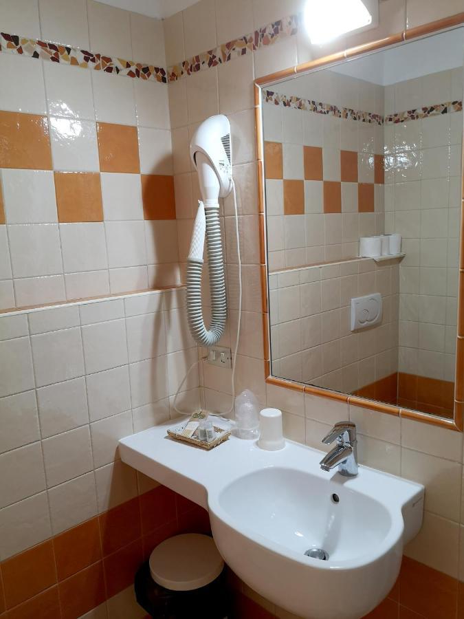 Hotel Villa Milano Peio Fonti Kültér fotó